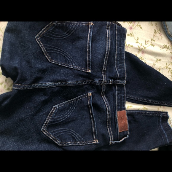 hollister dark wash jeans - Picture 2 of 3